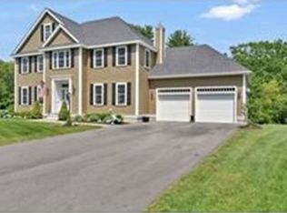 29 Oak Ledge Cir, Rowley, MA 01969