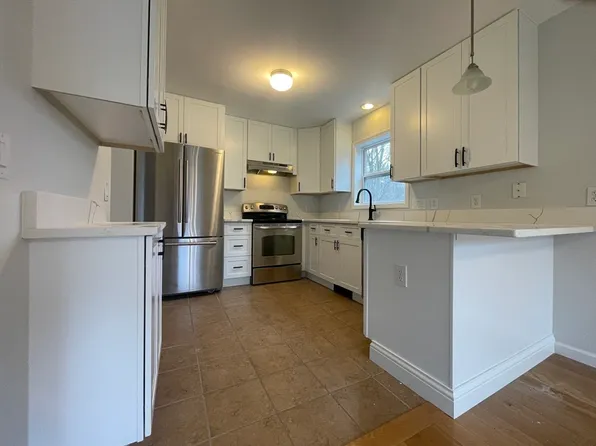 6 Grove St #B, Topsfield, MA 01983