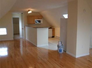 45 Pleasant St APT 5, Plymouth, MA 02360
