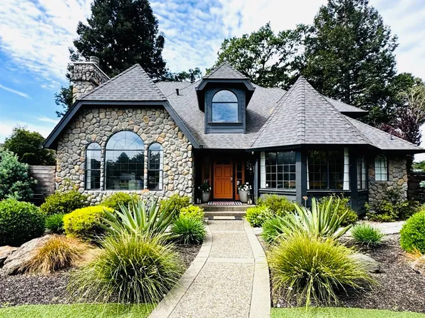 305 Davila Ct, Sonoma, CA 95476