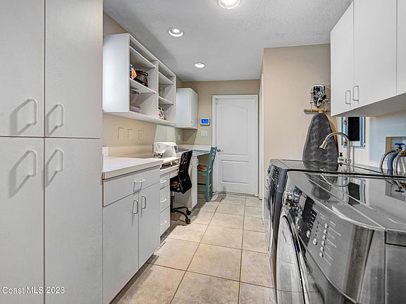 5th image of 4746 Parkstone Dr