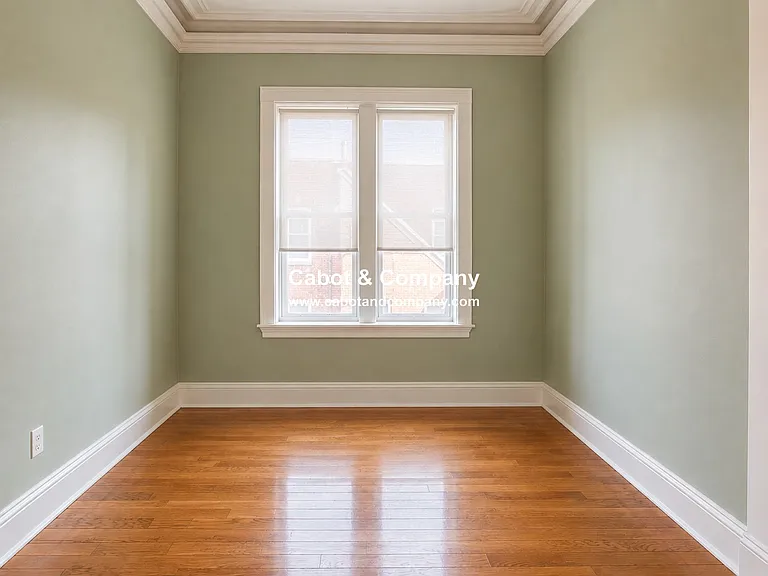 8 Fairfield St #2 — Photo 4