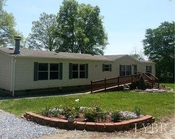 1st image of 220 Lilac Ln