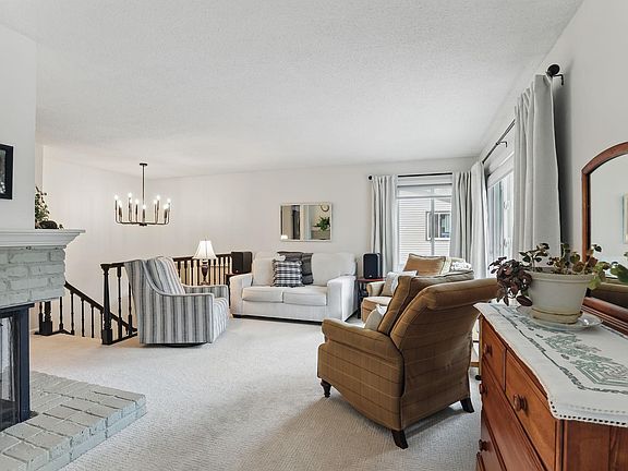 5th image of 204 River Woods Ln