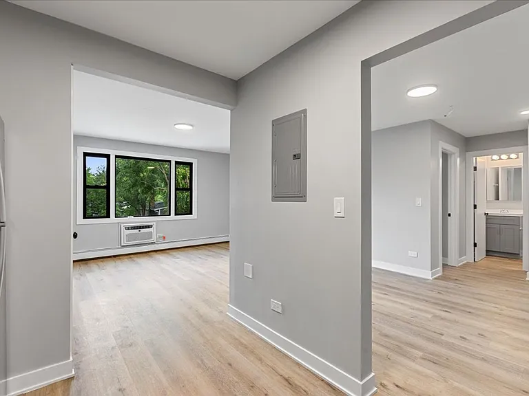 Maple Grove Apartments - Luxury and Convenience in Mundelein! — Photo 11