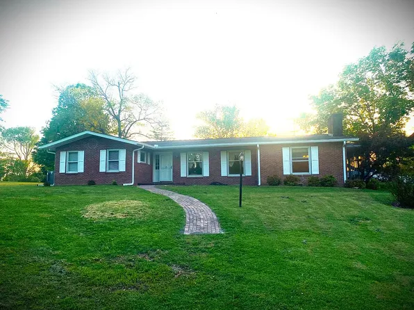 1904 Cherokee Dr, Shelbyville, TN 37160