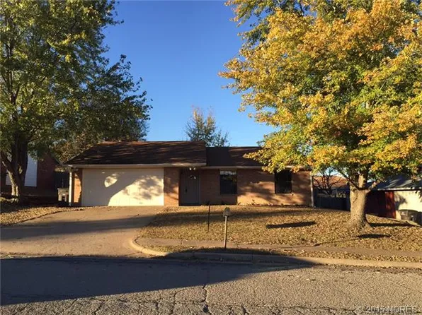 5200 Manning Rd, Bartlesville, OK 74006