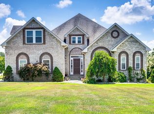 2114 London Ln, Greenbrier, TN 37073