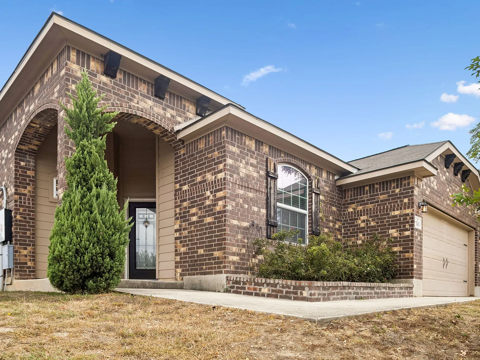 4 bed, 1971 sqft, $2,300 — Photo 4