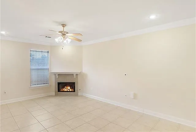 3 bed, 2.5 bath, 1346 sqft, $1,750 — Photo 3