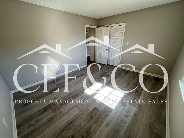7940 Valley Falls Rd — Photo 4