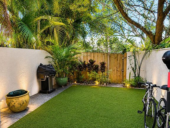 4th image of 3062 S Oakland Forest Drive #203