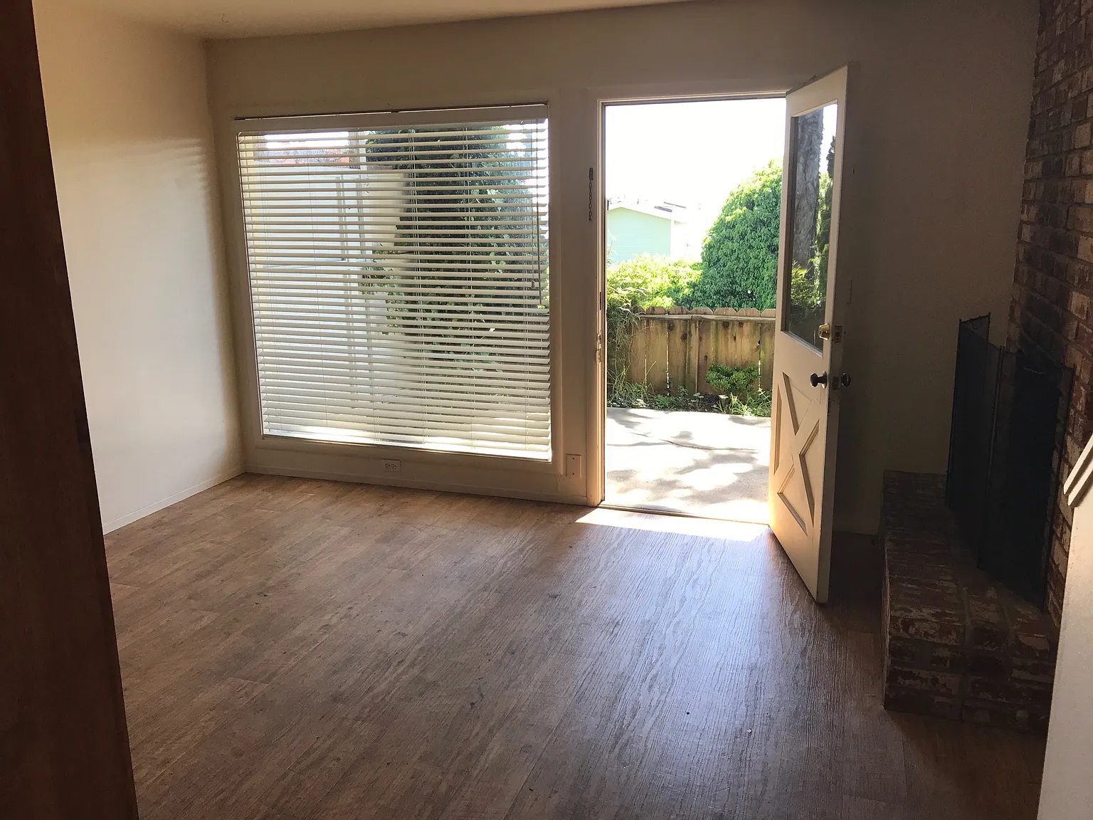 2 bed, 850 sqft, $2,900 — Photo 3