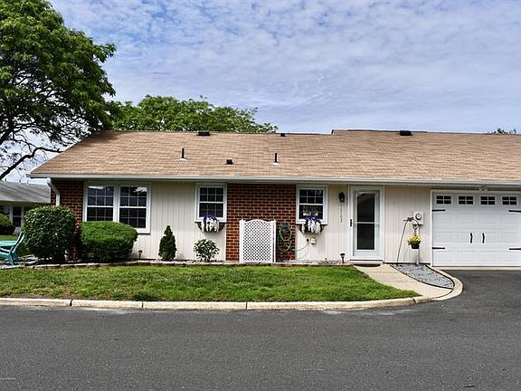 4th image of 1176B Clydebank Ct