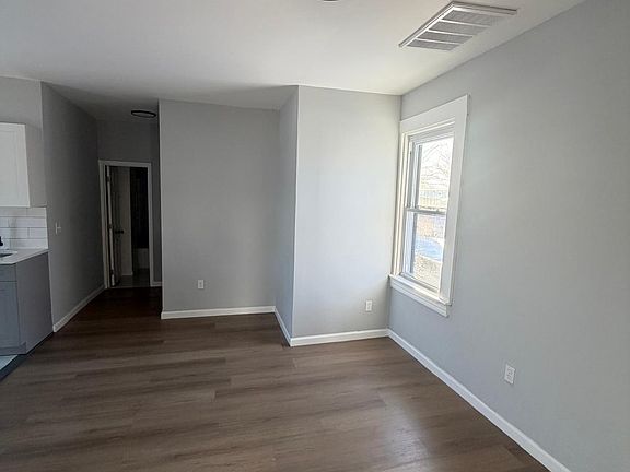 3rd image of 504 S Orange Ave #C
