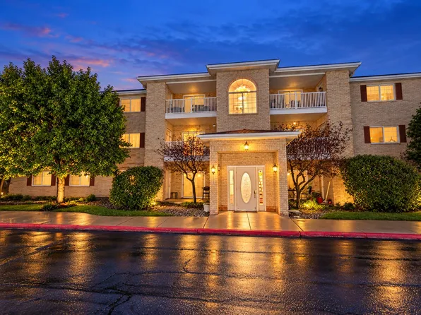 2039 W 75th Pl Unit 15, Merrillville, IN 46410