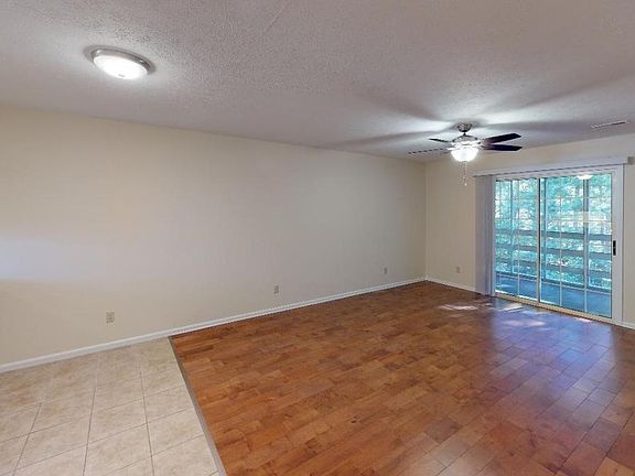5th image of 103 Meadow Park Ln APT D
