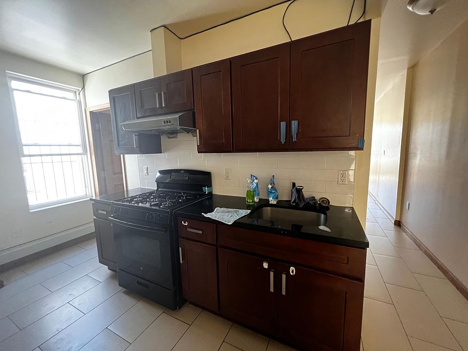1st image of 1412 Ovington Ave Floor 2