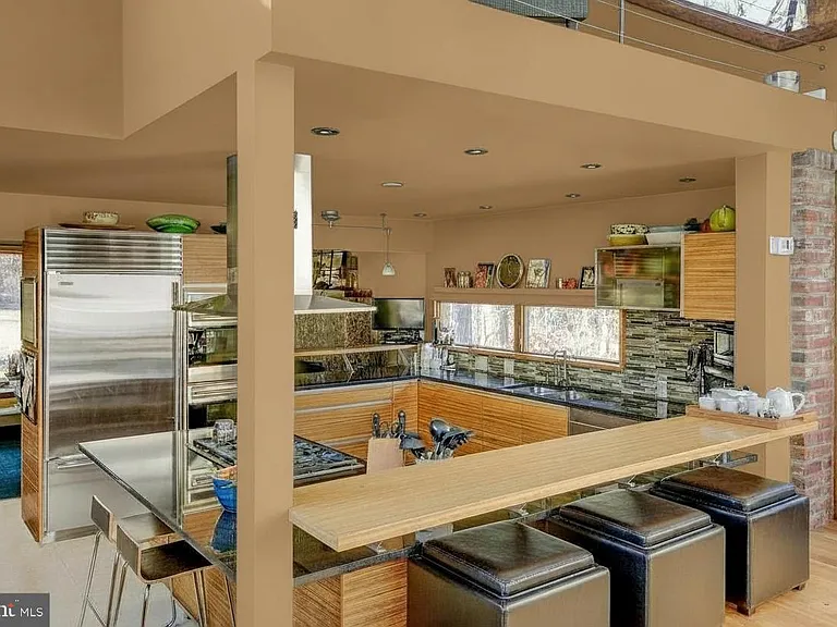 1127 Winding Dr — Photo 16