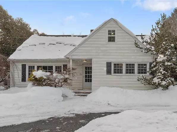 63 Lyndon Rd, Fayetteville, NY 13066