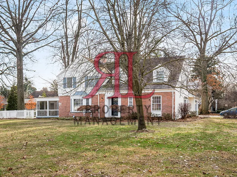 85 Eastmoor Blvd — Photo 4