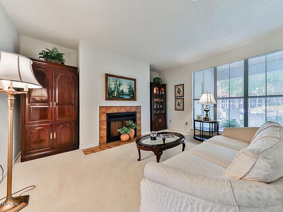 5th image of 703 Wood Hill Dr #703