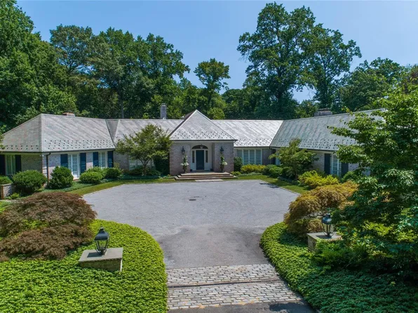 12 The Courtyard, Lattingtown, NY 11560