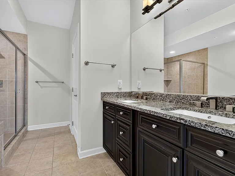 22426 Philanthropic Dr — Photo 25