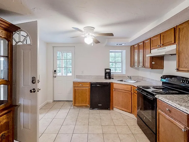 6029 Ridge Dr SE — Photo 2