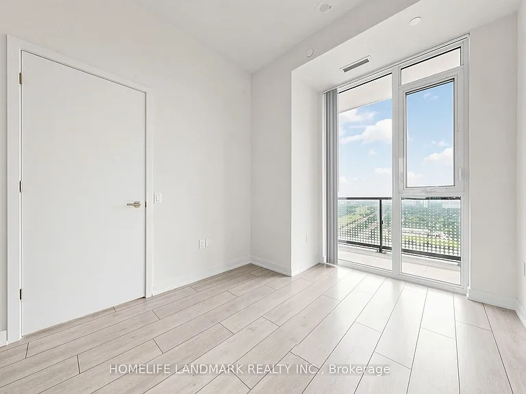 5858 Yonge St #LPH25 — Photo 11