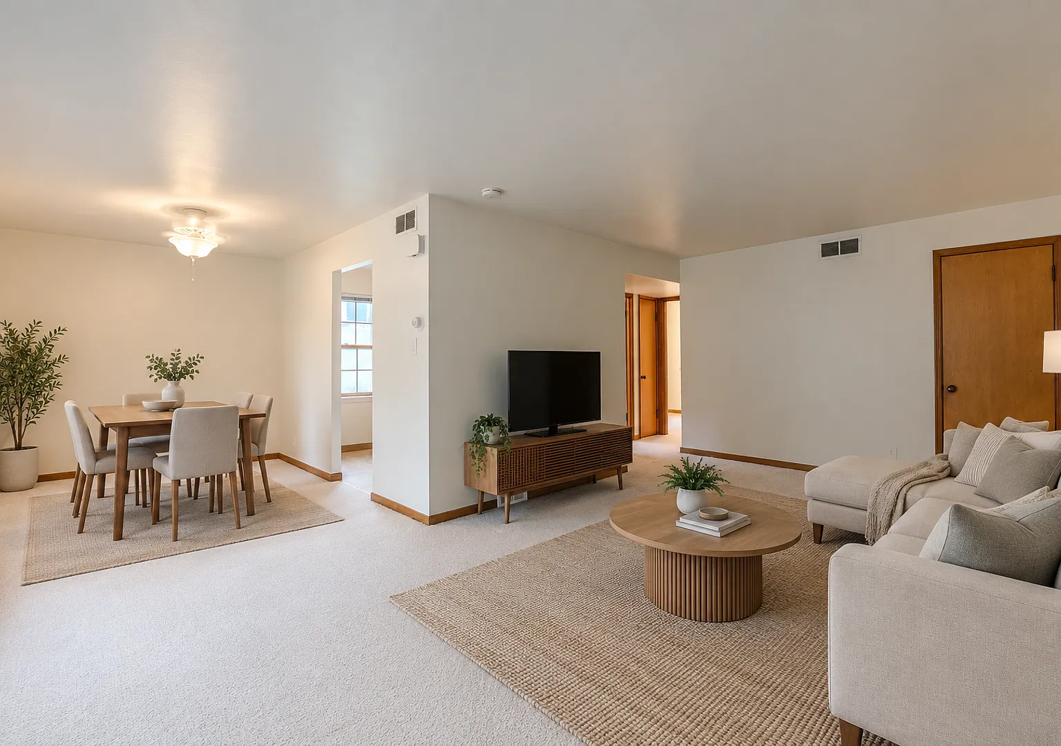 4204 N Olsen Ave — Photo 2