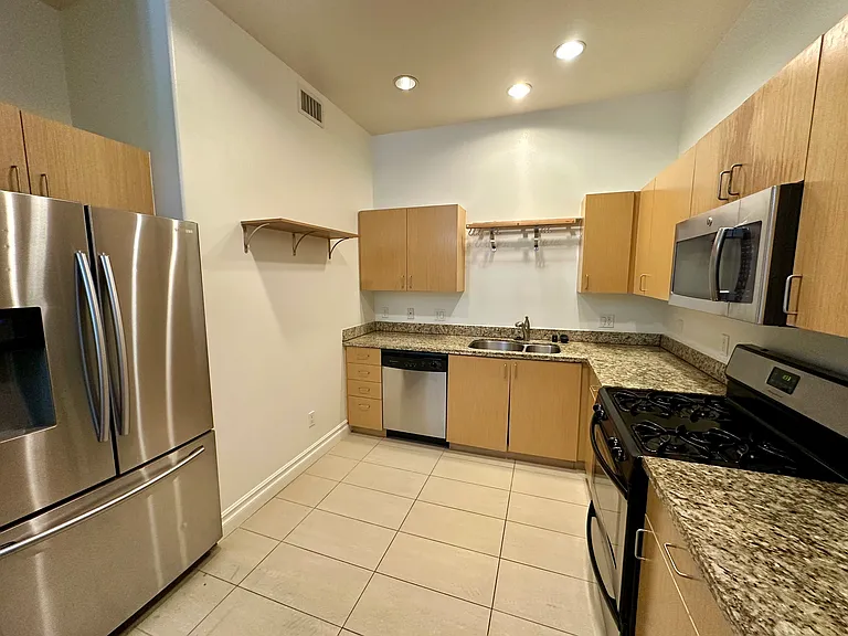 917 S New Hampshire Ave #211 — Photo 4