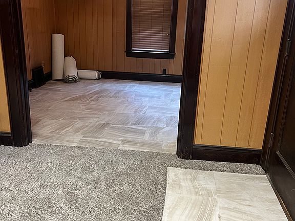 5th image of 835 Woodward Dr