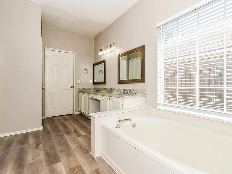 1333 Mill Wood Ln — Photo 13