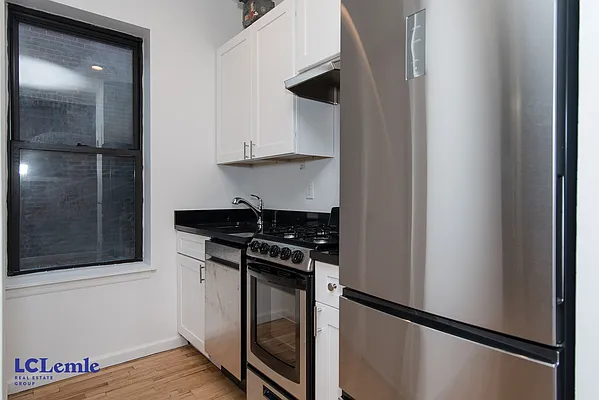 Rented by LC Lemle Real Estate Group | media 2