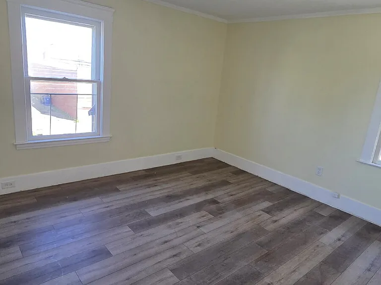 2407 Colburn Ave — Photo 8
