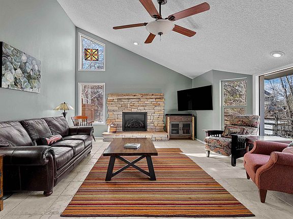 3rd image of 811 Lanai Dr