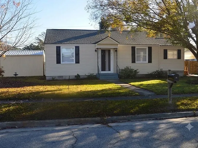 304 Turnberry St — Photo 2