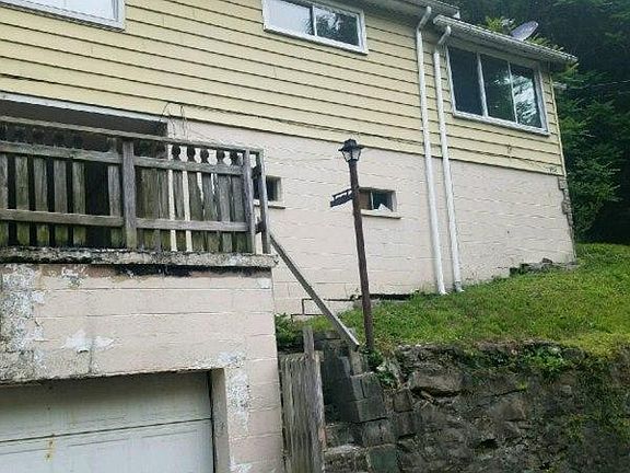 2nd image of 152 McKee Ave