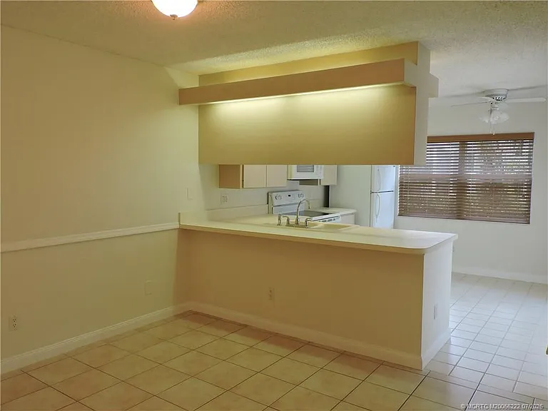 2865 SW Lakemont Pl — Photo 6