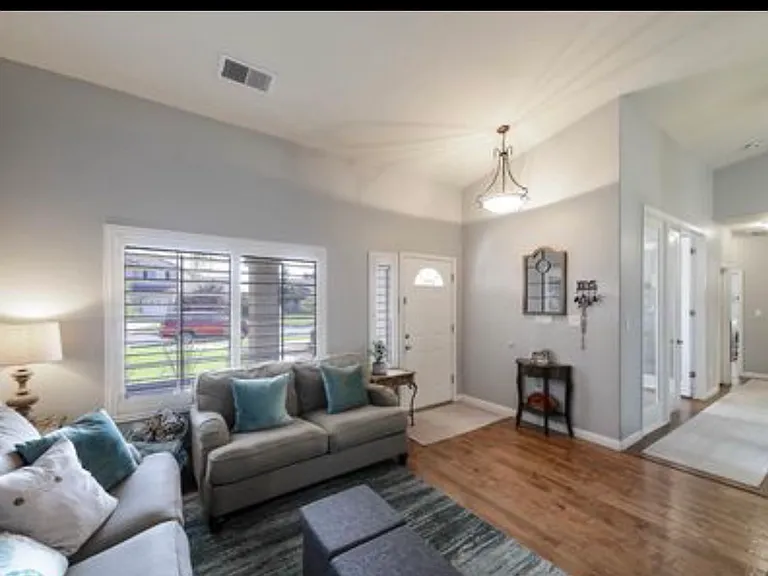 10808 Thunder Falls Ave — Photo 5