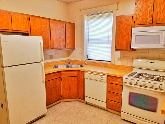 3rd image of 805 Westgate Ave APT 3