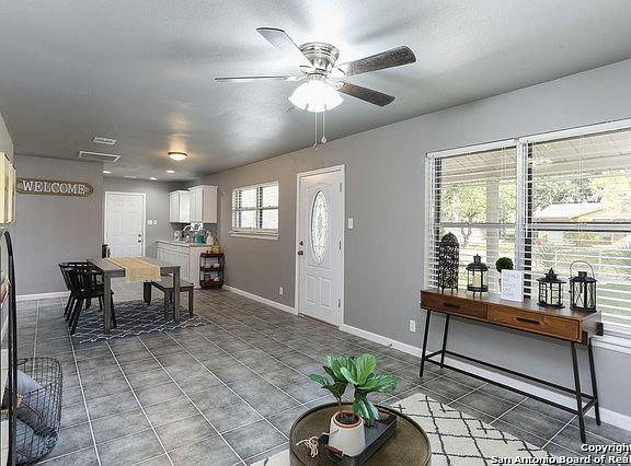 5th image of 1101 Maia St