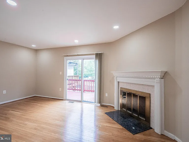 5844 Banning Pl — Photo 21