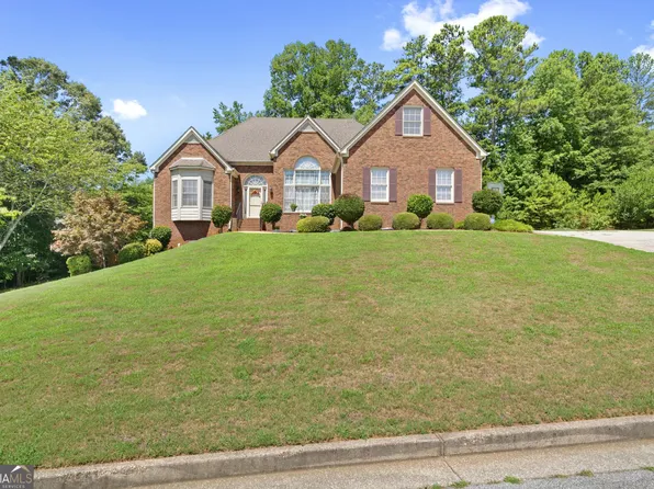 5622 Shamrock Ln, Douglasville, GA 30135