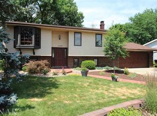 1308 Airport Rd, Bloomington, IL 61704