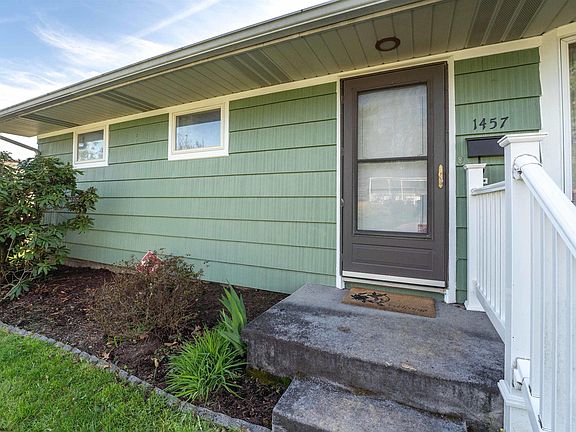3rd image of 1457 Woodland Dr