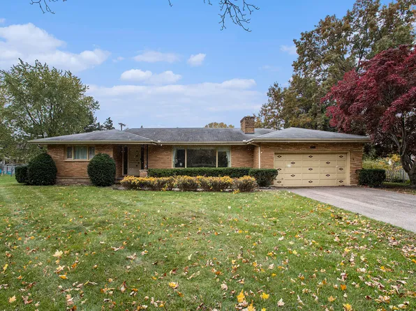 2426 Shoreham Dr, Saint Joseph, MI 49085