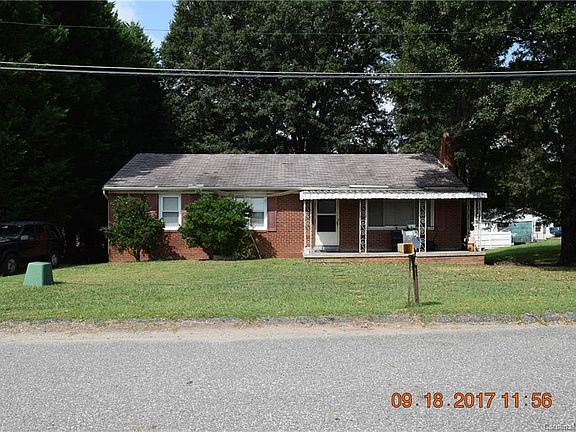 2nd image of 2807 Calvary St