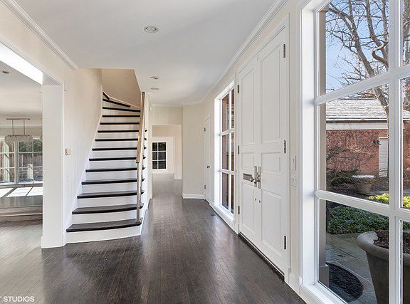 3rd image of 120 Wentworth Ave
